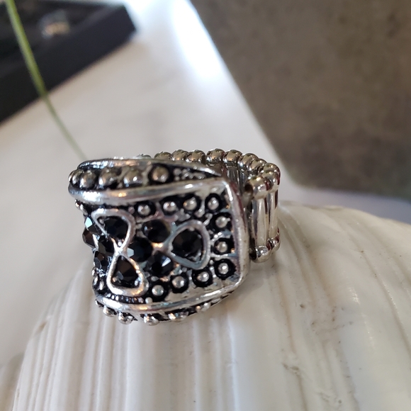 Silver Tone and Black Jewels Stretch Band Ring 💥3 for $24💥 - Picture 12 of 16